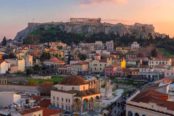 雅典古城和日落时雅典卫城的帕台农神庙 — 图库照片