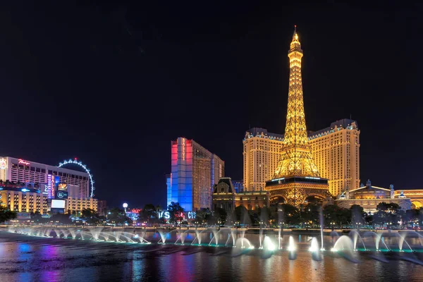Ночью Лас Вегасе Штат Невада Caesars Palace Фешенебельный Парижский Отель — стоковое фото