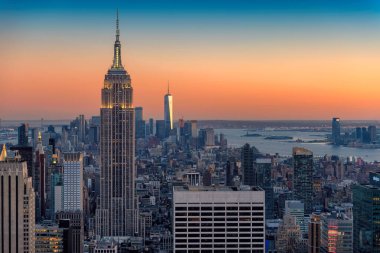 New York Şehri gün batımında ufuk çizgisi