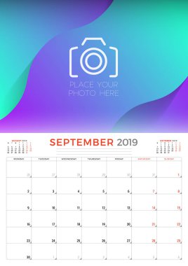 Eylül 2019. Takvim Planlayıcısı ileti örneği tasarım şablonu ile fotoğraf için bir yer. Hafta Pazartesi günü başlar. Vektör çizim