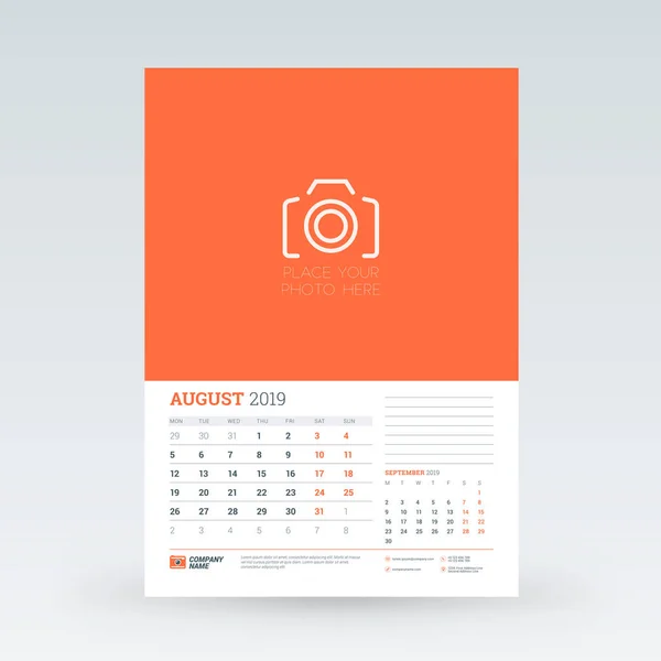 Calendar planner for August 2019. Stationery design template. Vector illustration — Stock Vector