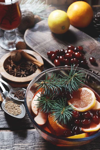Making mulled wine for Christmas and festive period — Stock Photo, Image