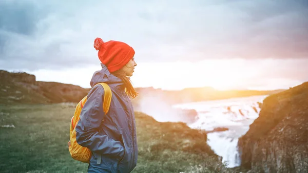 Cheerful woman walking and posing on nature in Iceland — Stock Photo, Image