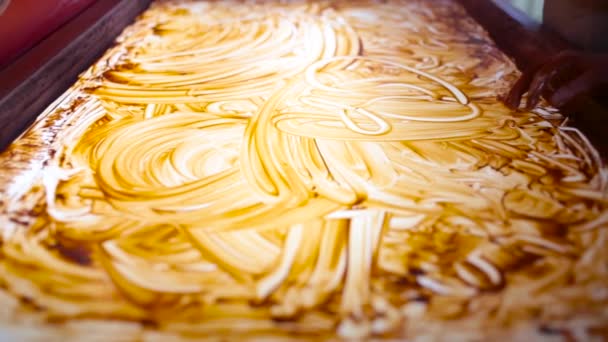 Drawings In The clay. Children draw in the clay different figures on light table in pottery workshop — Stock Video