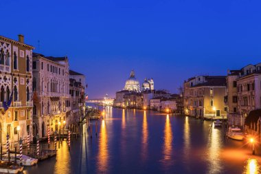 Büyük Kanal ve Basilica di Santa Maria della Salute Venedik, İtalya.