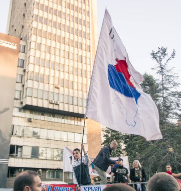 Belgrad, Sırbistan-24 Mart 2019: Allied Force operasyonu 20. yıldönümü vesilesiyle gösteri. 24 Mart 1999, NATO kuvvetleri Belgrad 'ı bombaladım. Siviller öldürüldü.