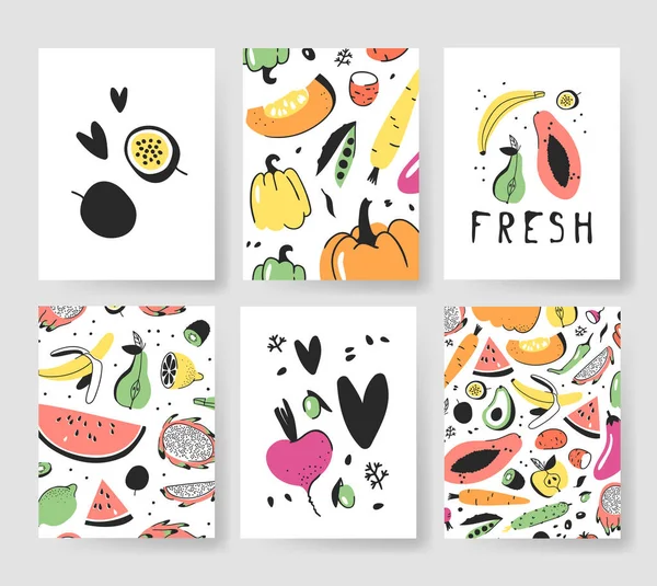 Conjunto de cartas desenhadas à mão com frutas e legumes. Vetor ilustração artística alimentar. Vegan beterraba desenho, pepino, berinjela, tomate, batata, pimenta, cenoura, pêra, maçã, melancia — Vetor de Stock