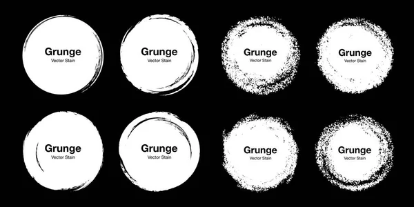 Hand drawn colorful circle brush sketch set. Vector circular grunge doodles for message note mark design element. Brush stroke circle stains texture isolated on the background. Vector — Stock Vector