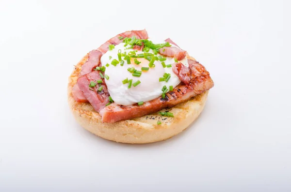 Egg Benedict Cibo Delizioso Pancetta Croccante Brodo Alimentare Fotografia Cibo — Foto Stock