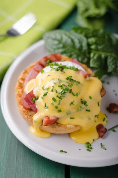 Egg Benedict Delish Food Bacon Crocante Stock Alimentos Fotografia Alimentos — Fotografia de Stock
