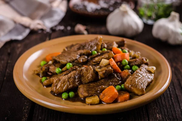 Domuz eti madalyon ile sarımsak sebze ve soya sosu, gıda Fotoğrafçılık, taze ingredience