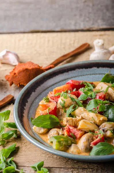 Köri tavuk sebze taze yiyecek, gıda fotoğrafçılığı