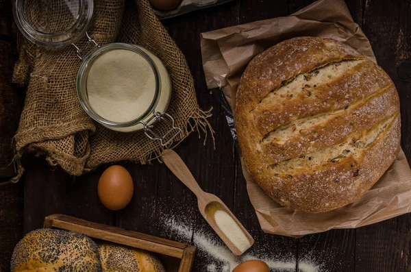 Σπιτικό Ψωμί Φωτογραφία Του Προϊόντος Επιλεκτική Εστίαση Άλλοι Γλυκά Πίσω — Φωτογραφία Αρχείου