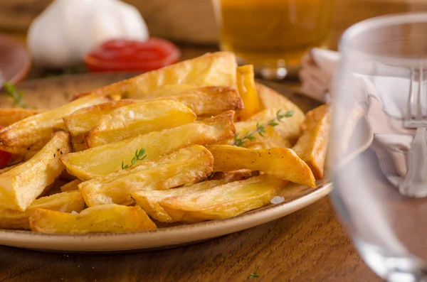 Batatas Fritas Caseiras Com Ketchup Orgânico Fotografia Alimentos — Fotografia de Stock