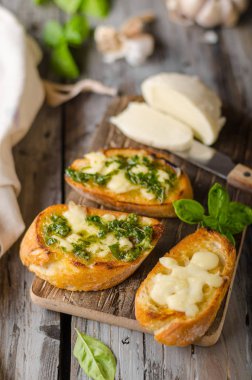 Sarımsak otlar ekmek taze mozzarella, gıda fotoğraf, vintage fotoğraf ile