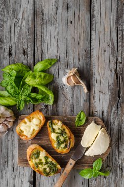 Sarımsak otlar ekmek taze mozzarella, gıda fotoğraf, vintage fotoğraf ile