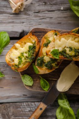 Sarımsak otlar ekmek taze mozzarella, gıda fotoğraf, vintage fotoğraf ile