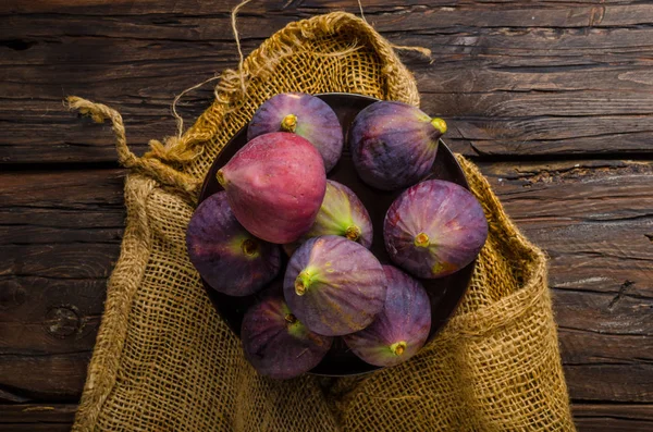 Higos Frescos Sobre Tabla Madera Fruta Deliciosa Fotografía Alimentos —  Fotos de Stock