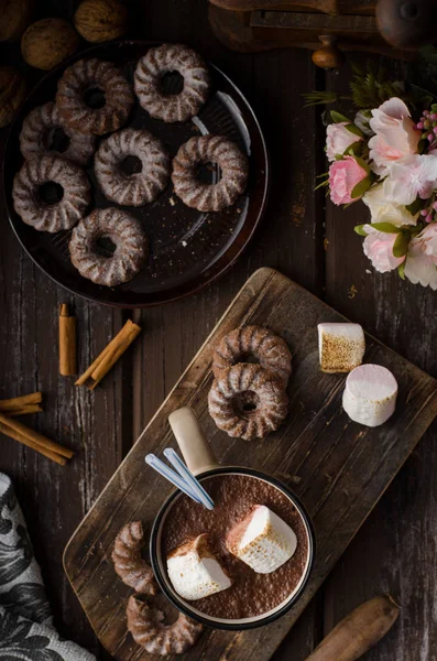 Domu Ciemny Hot Chocolate Marshmallows Fotografia Żywności — Zdjęcie stockowe