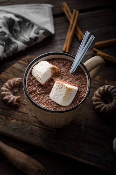 Hausgemachte Dunkle Heiße Schokolade Mit Marshmallows Food Fotografie — Stockfoto