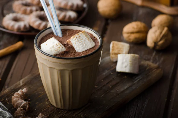 Hausgemachte Dunkle Heiße Schokolade Mit Marshmallows Food Fotografie — Stockfoto