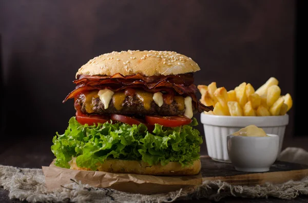 Homemade Bacon Burger Lettuce Cheddar Homemade Potato French Fries Food — Stock Photo, Image