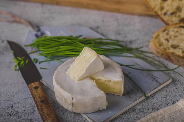 Queso Orgánico Fresco Casero Con Hierbas Pastelería Crujiente — Foto de Stock