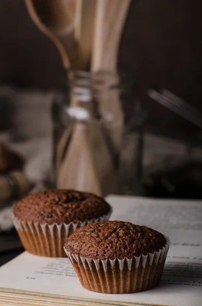 Hausgemachte Schokoladenmuffins Mit Schokoladenbelag Leckerem Und Einfachem Dessert — Stockfoto