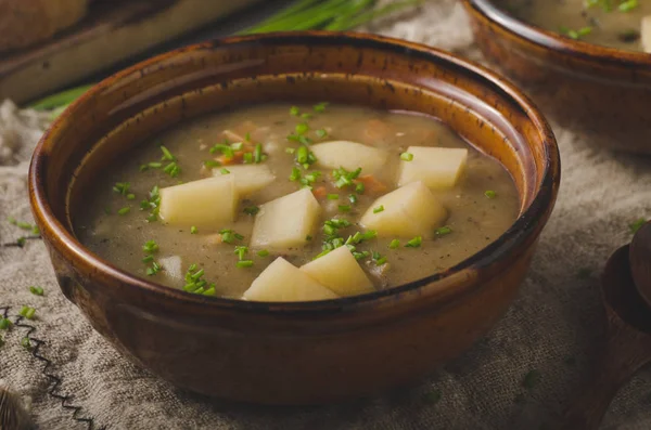 Sopa Casera Deliciosa Con Hierbas Interior Champiñones Ostra —  Fotos de Stock