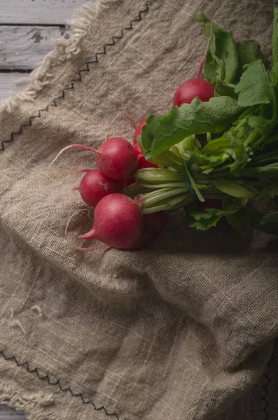 Hambúrguer Portobello Pão Caseiro Alface Hambúrguer Vegetariano Com Maionese Rabanetes — Fotografia de Stock