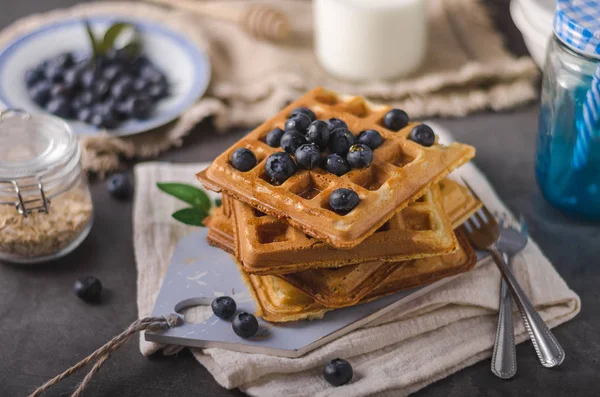 Crispy Homemade Waffles Berries Topped Maple Syrup — Stock Photo, Image