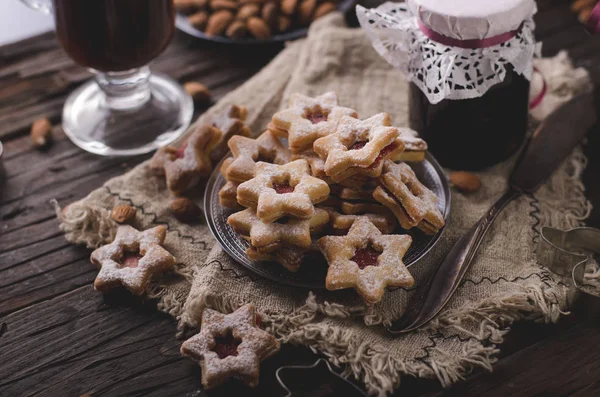 圣诞节时间 自制的圣诞饼干复古风格 美味的饼干 — 图库照片