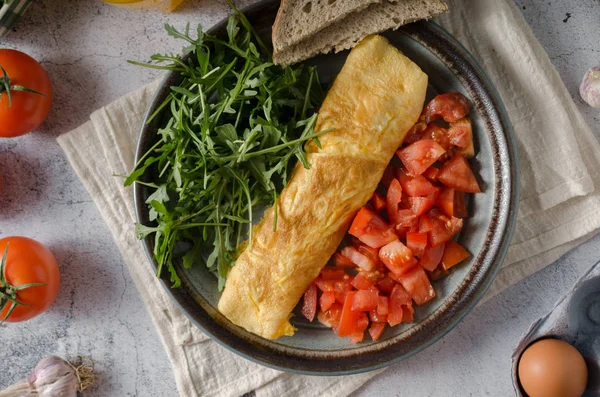 Perfect Eggs Omelette Vegetable Salad Fresh Arugula Juice — Stock Photo, Image