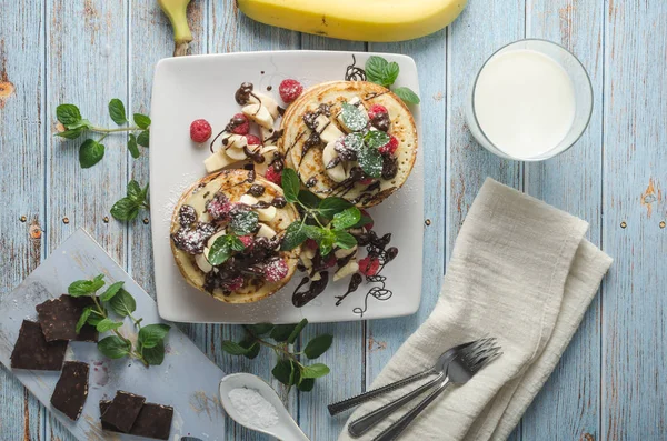 Frittelle di banana al cioccolato fatte in casa — Foto Stock