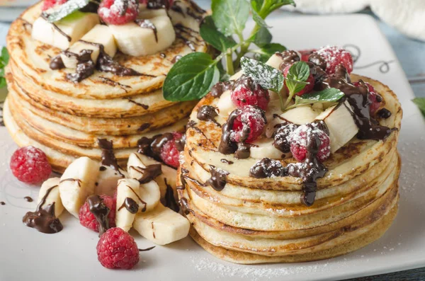 Crêpes maison à la banane au chocolat — Photo