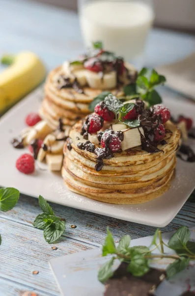 Crêpes maison à la banane au chocolat — Photo