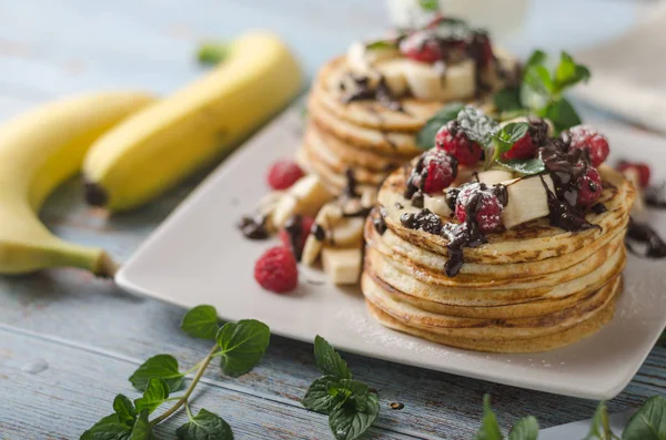 Crêpes maison à la banane au chocolat — Photo