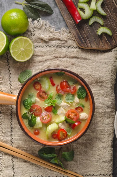 Delish zelfgemaakte groene kerrie — Stockfoto