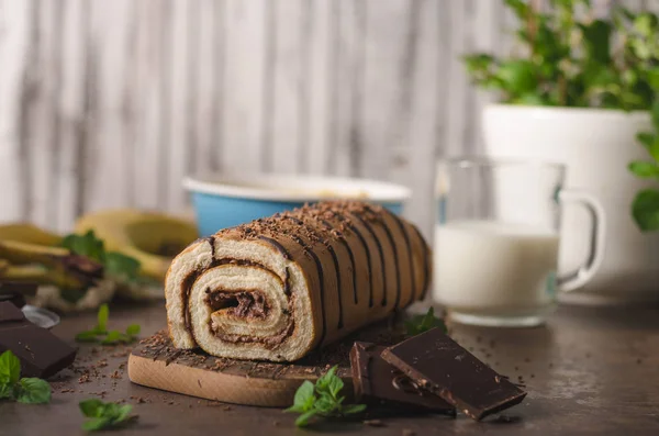 Домашний шоколадный банановый пирог — стоковое фото