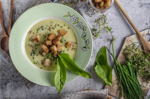 Bear garlic and herbs soup