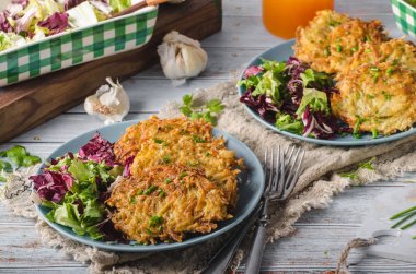 Ev yapımı gevrek patates krep