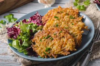 Ev yapımı gevrek patates krep