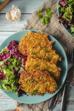 Ev yapımı gevrek patates krep