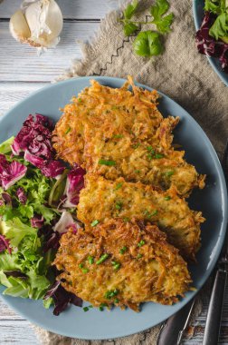 Ev yapımı gevrek patates krep