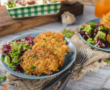 Ev yapımı gevrek patates krep