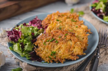 Ev yapımı gevrek patates krep