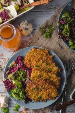 Ev yapımı gevrek patates krep