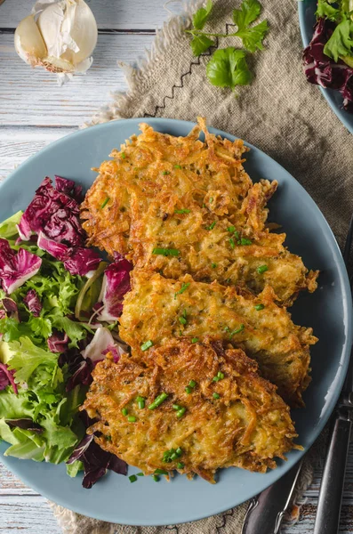 Crêpes de pommes de terre croustillantes maison — Photo