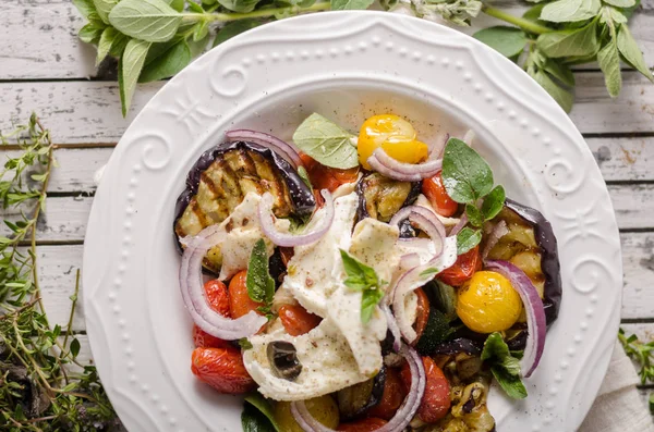 Izgara patlıcan domates ile