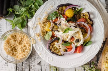 Izgara patlıcan domates ile